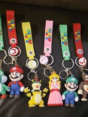 Nintendo Kids Character Keychain Set - Assorted Colors Super Mario Brothers